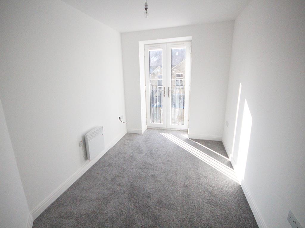 2 bedroom apartment To Let in Earby - IMG_5423.jpg